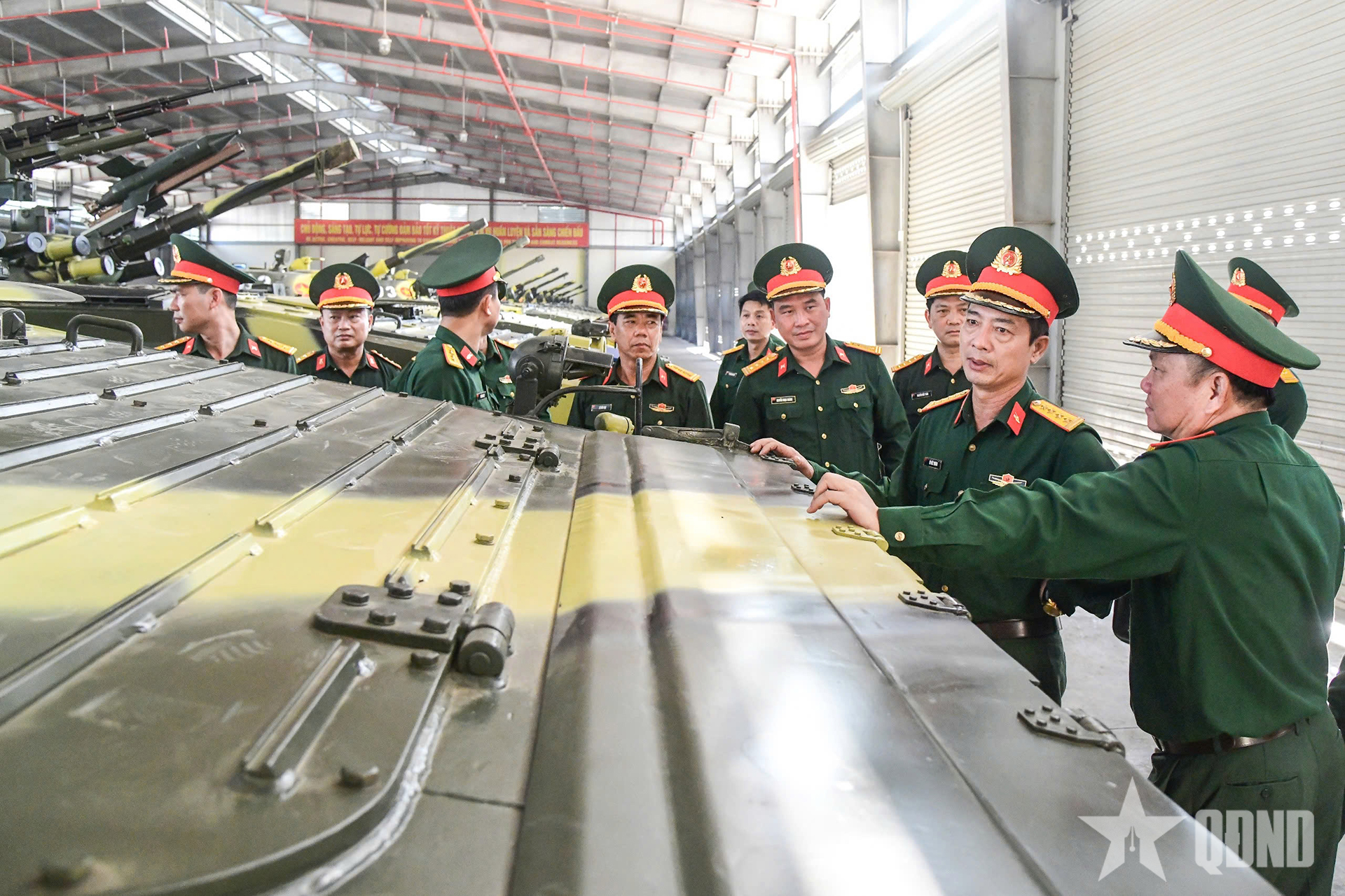 Kiểm tra huấn luyện, sẵn sàng chiến đấu của lực lượng tăng thiết giáp Trung đoàn Bộ binh cơ giới 102
